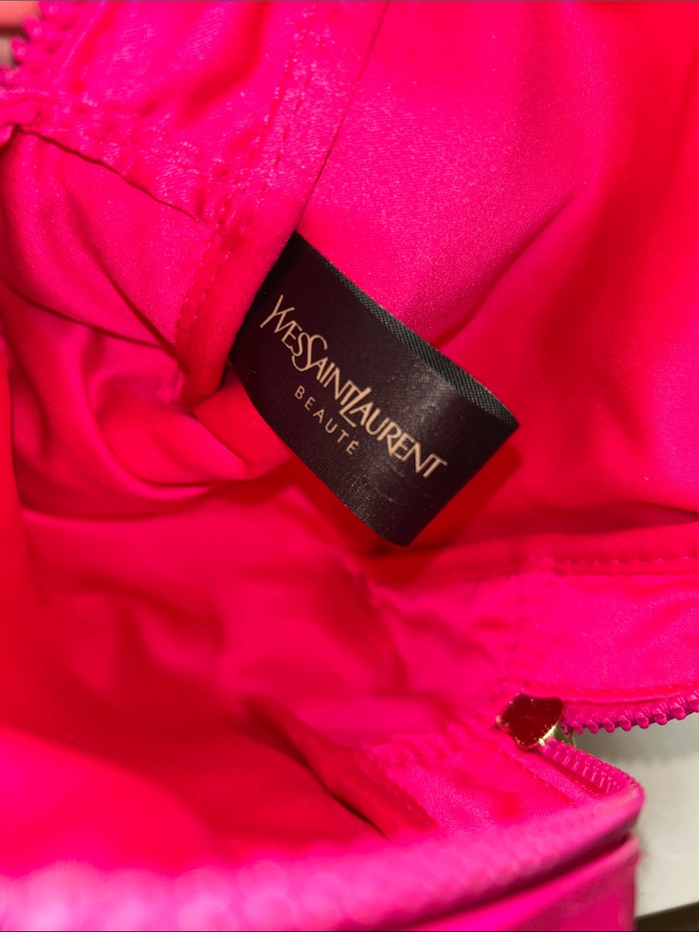 YSL Beauty Bag with Libre Berry Crush Set - Picture 4 of 8
